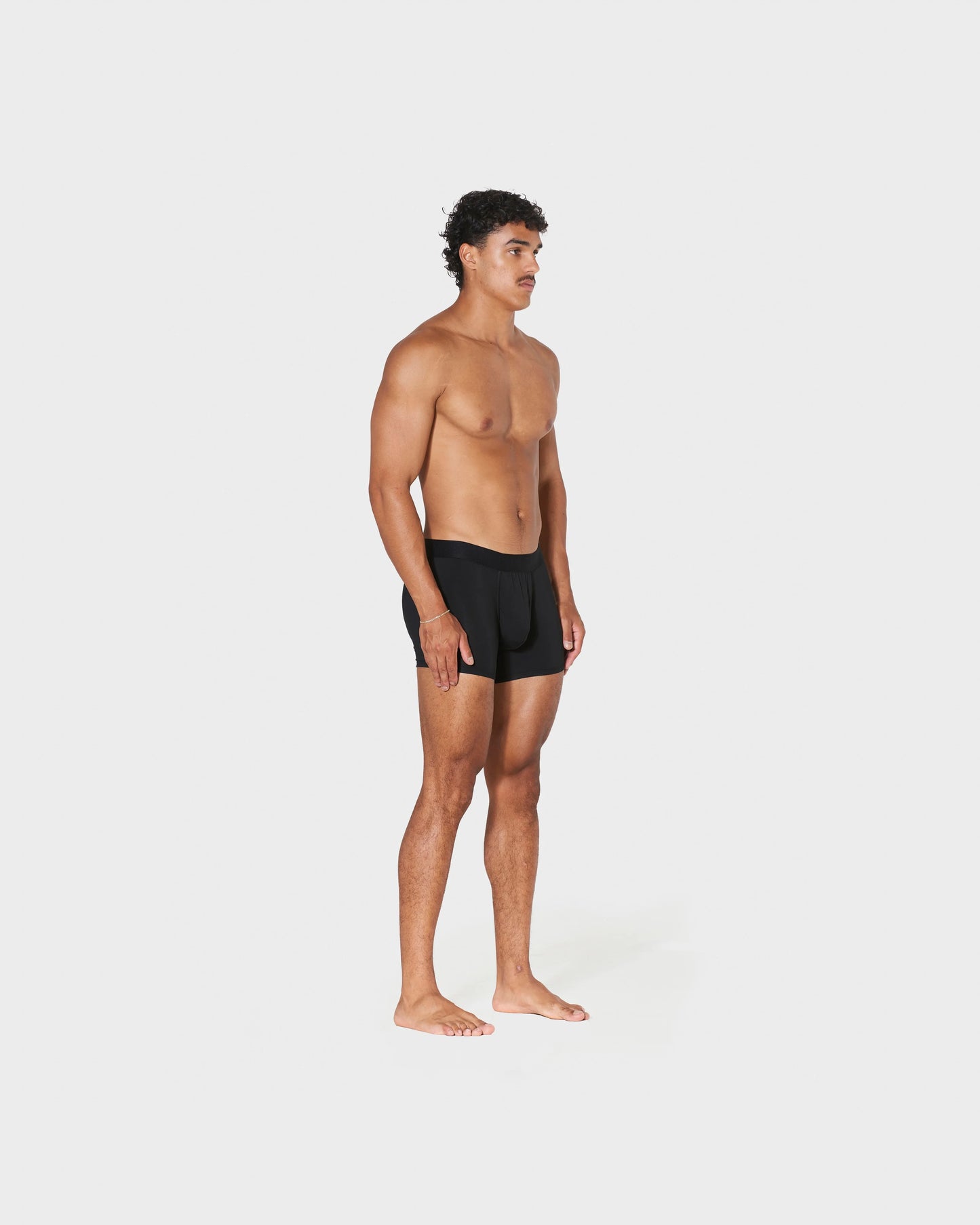 BLACK (SHORT) (BIG POUCH)